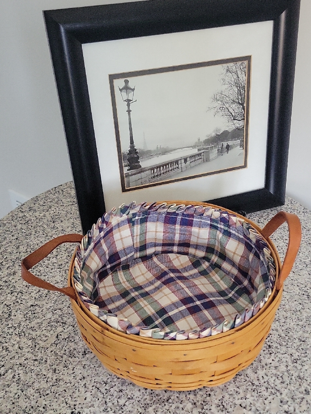 Vintage 1999 10" Round Woven Straw Longaberger Basket with Plaid Lining Blue/Tan